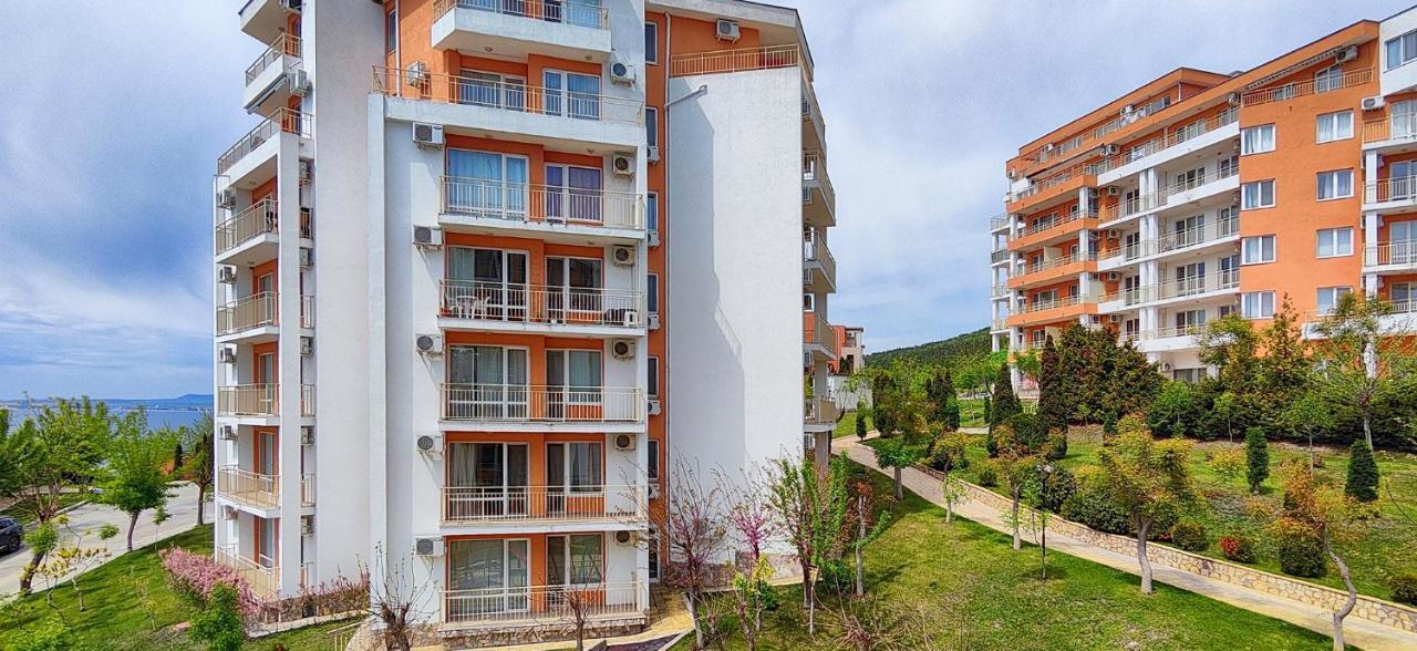 Crown And Imperial Apartments Sveti Vlas Ngoại thất bức ảnh
