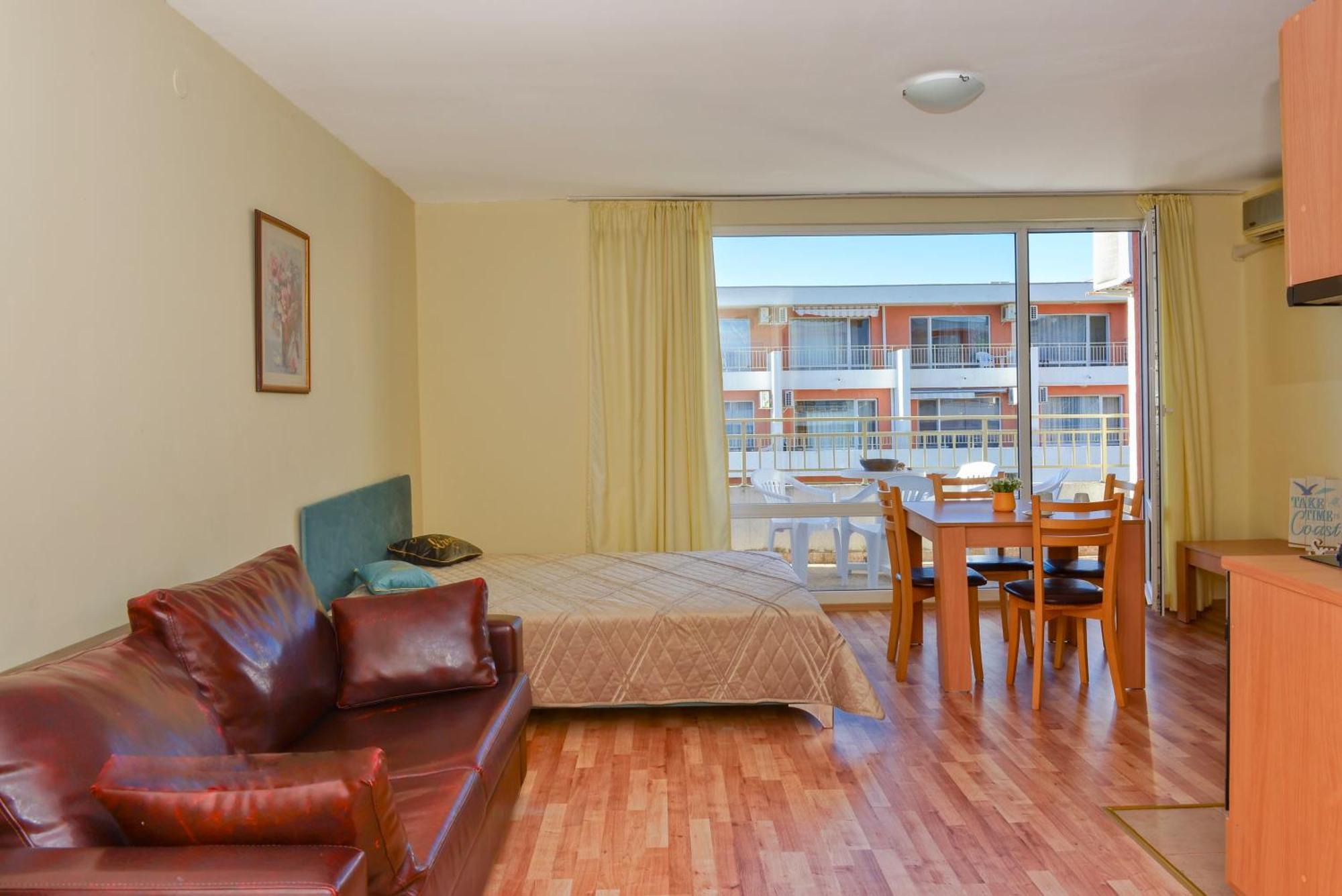 Crown And Imperial Apartments Sveti Vlas Ngoại thất bức ảnh