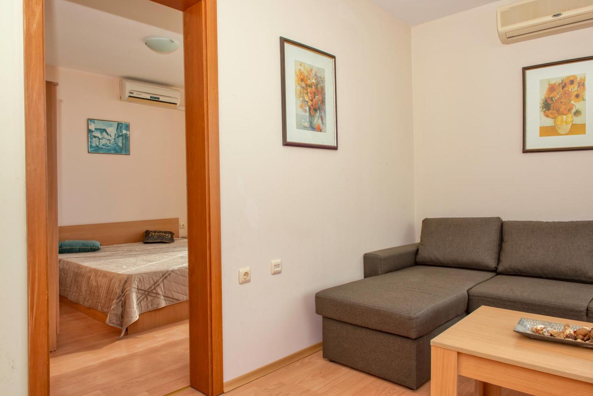 Crown And Imperial Apartments Sveti Vlas Ngoại thất bức ảnh
