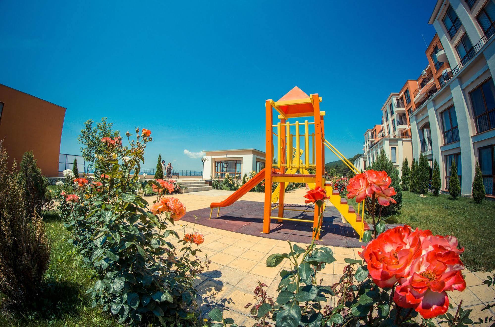 Crown And Imperial Apartments Sveti Vlas Ngoại thất bức ảnh